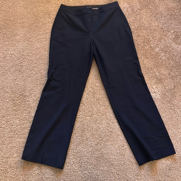 Ann Taylor Pants - Ann Taylor dress pant in Navy. Size 8 petite curvy fit.